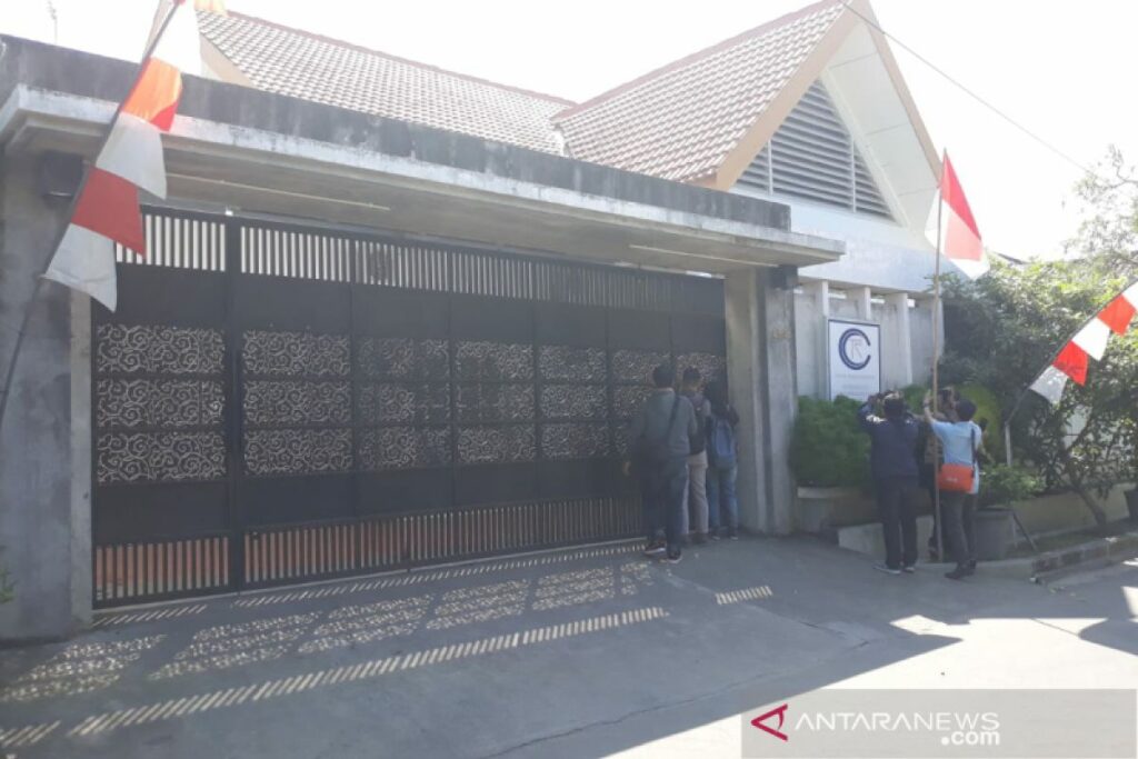 KPK Segel Kantor Kontraktor di Padangsidimpuan
