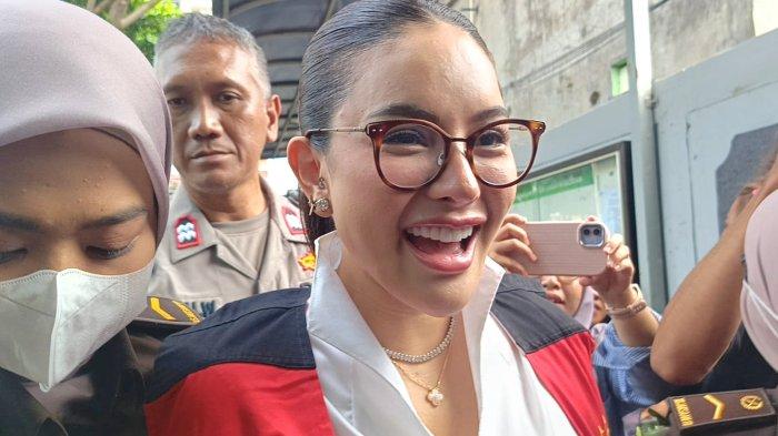 Nikita Mirzani Tuding Reza Gladys Atur Jaksa dan Hakim Demi Penjarakan Dirinya