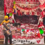 Pedagang Pernak-Pernik 17 Agustus di Pasar Mester Sepi, Omzet Turun Tajam