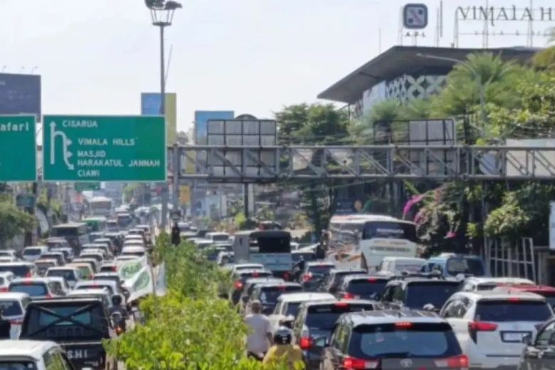 Long Weekend Dimulai, Ribuan Kendaraan Serbu Jalur Puncak Bogor Sejak Pagi